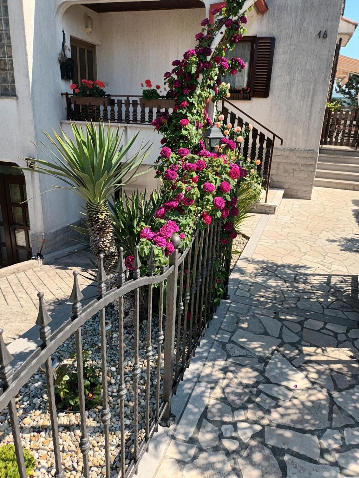 Apartments Peric Opatija Exteriör bild